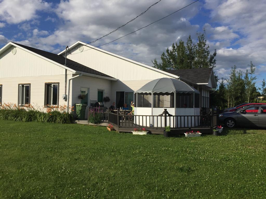 Maison Du Moulin Apartment L'Isle-aux-Coudres Exterior photo