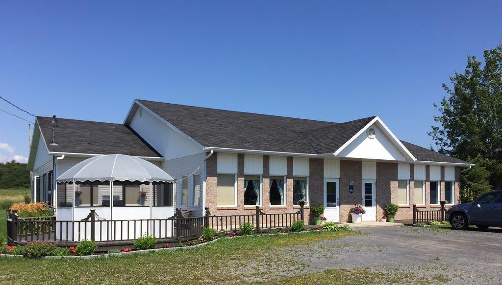 Maison Du Moulin Apartment L'Isle-aux-Coudres Exterior photo